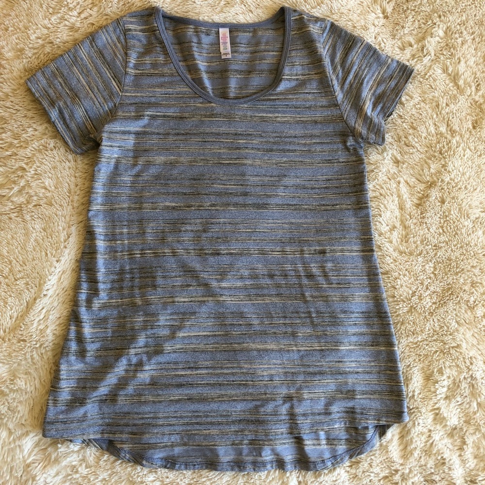 LuLaRoe Classic T - size small
